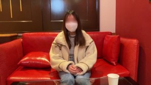 FC2-PPV-4616235 20岁、经验不多的大专学生。当他把自己的鸡巴插入一个之前从未被插入过的阴道时，她的脸因痛苦而扭曲，但他不管不顾地继续插入她，把她当作性玩具。在线观看