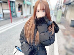 FC2-PPV-4633282 我叫住了一位在街边美容院工作的苗条美女，直接把她带到了酒店♡运动中锻炼出来的腹肌随着老男人的肉棒抽插而颤动起来，“啊啊♡”在线观看