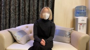 FC2-PPV-4647864 个性与气质存在性感差距的27岁美髮师。她迷失在许久未拥有的鸡巴里，发出狂喜的呻吟。在线观看