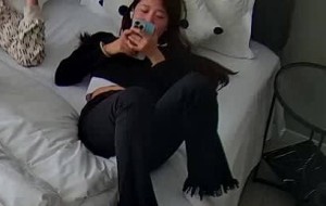 酒店偷拍-男生带漂亮女友开房就算月经还在同样挡不住想操逼的热情