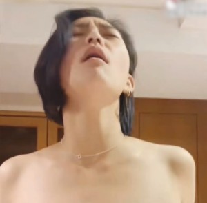 小鸡巴不给力，只好自己骑上去