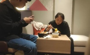 专找老阿姨10-30农村来约炮的熟女还没吃晚饭