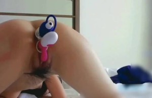 马尾泳衣的18岁大一小嫩妹双插调教-91罗伊