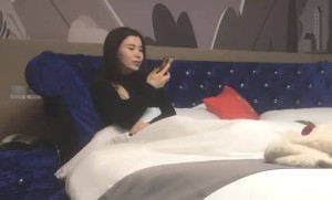 古月探花02-18妩媚黑丝小姐