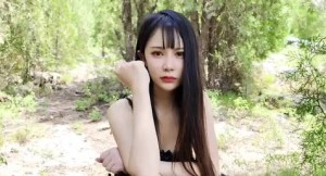 上山砍柴村民偶遇抑郁的寂寞少妇-糖糖