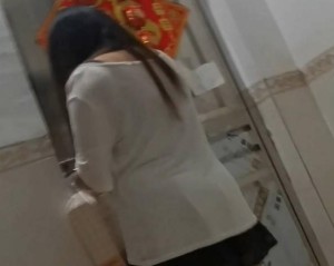 操了一个出租房子的带娃少妇