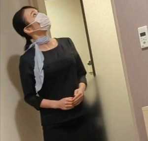 酒店接待员被两名男子强奸怀孕了