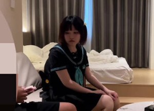 今天约了一个还在上学的JK学生妹-史莱姆