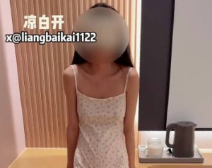 约啪校园碎花裙女大-凉白开