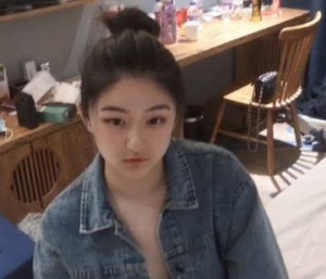 今天出来和姐姐开房姐姐还是那样放不开不敢直视我