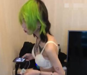 小红书撩的鬼火精神小妹-挑担先生