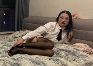 第一次偷情的萌呆良家人妻