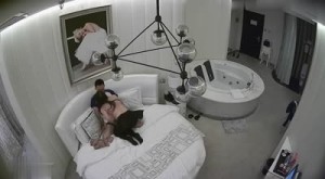 酒店偷拍-出影像眼镜小伙大战黑丝女朋友