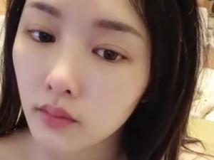 台湾性感美女李娜娜裸体直播没人刷礼物摸着逼生无可恋